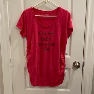 Cute maternity tee!